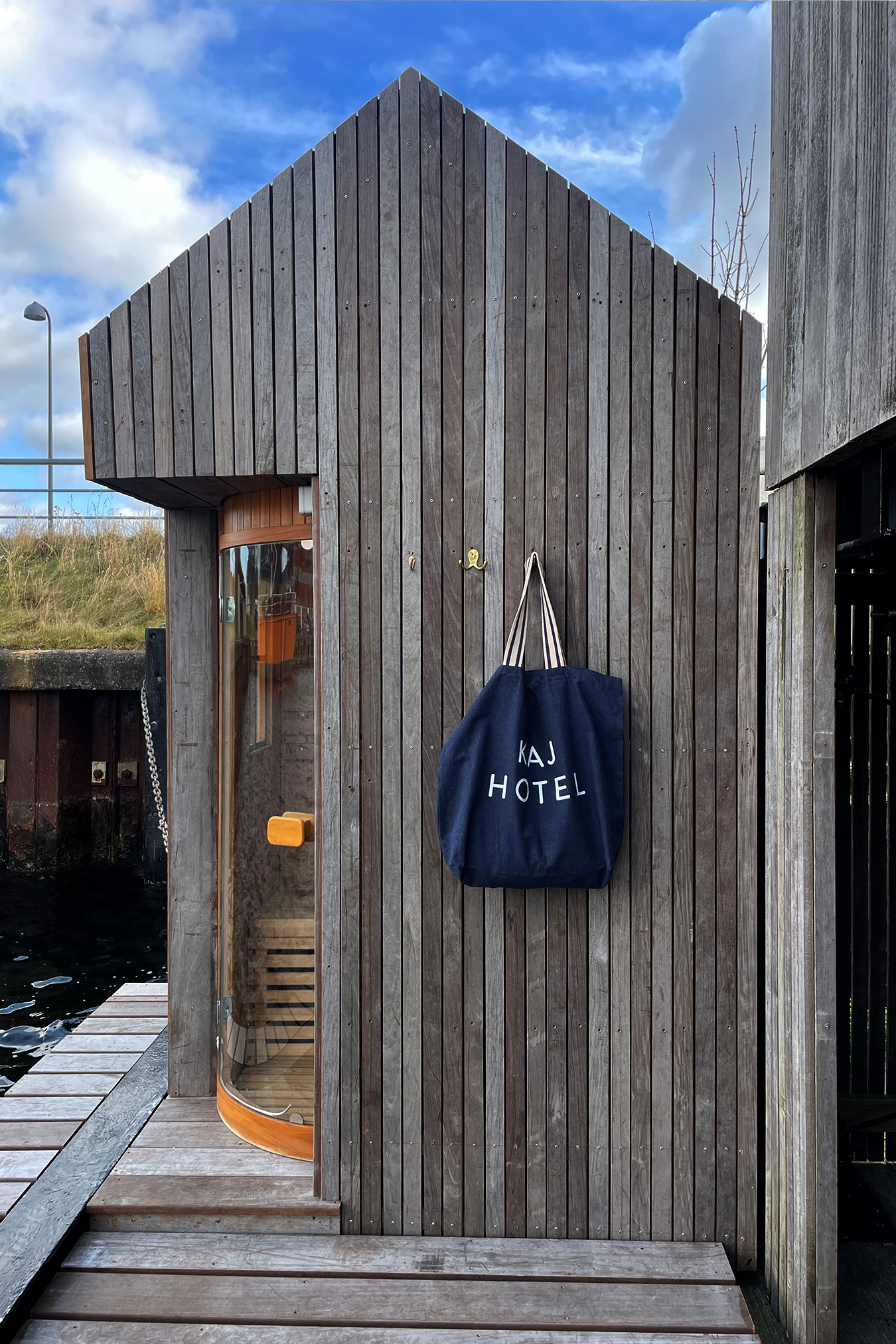 _C0A8319 tote